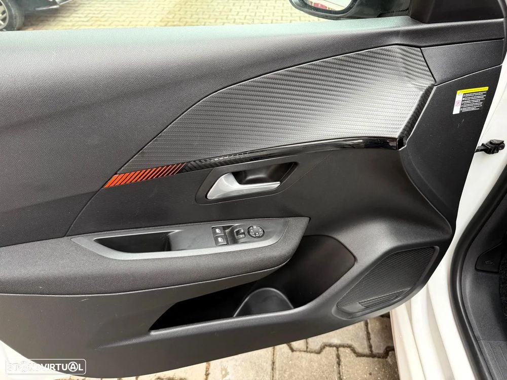 Peugeot 208 - 3