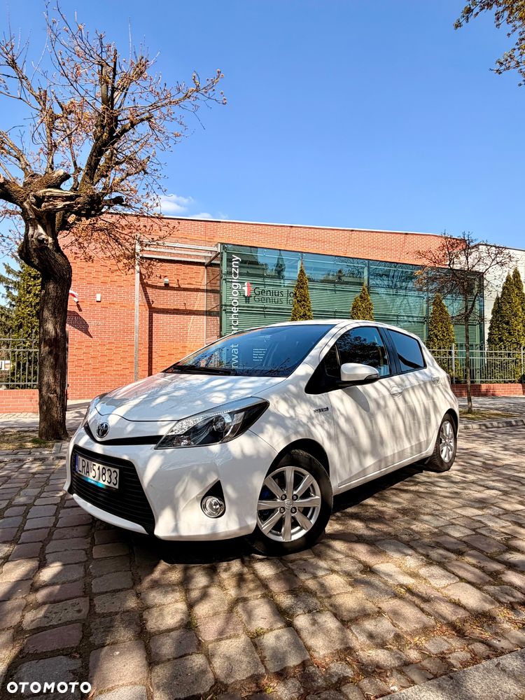 Toyota Yaris Hybrid 100 Premium - 6