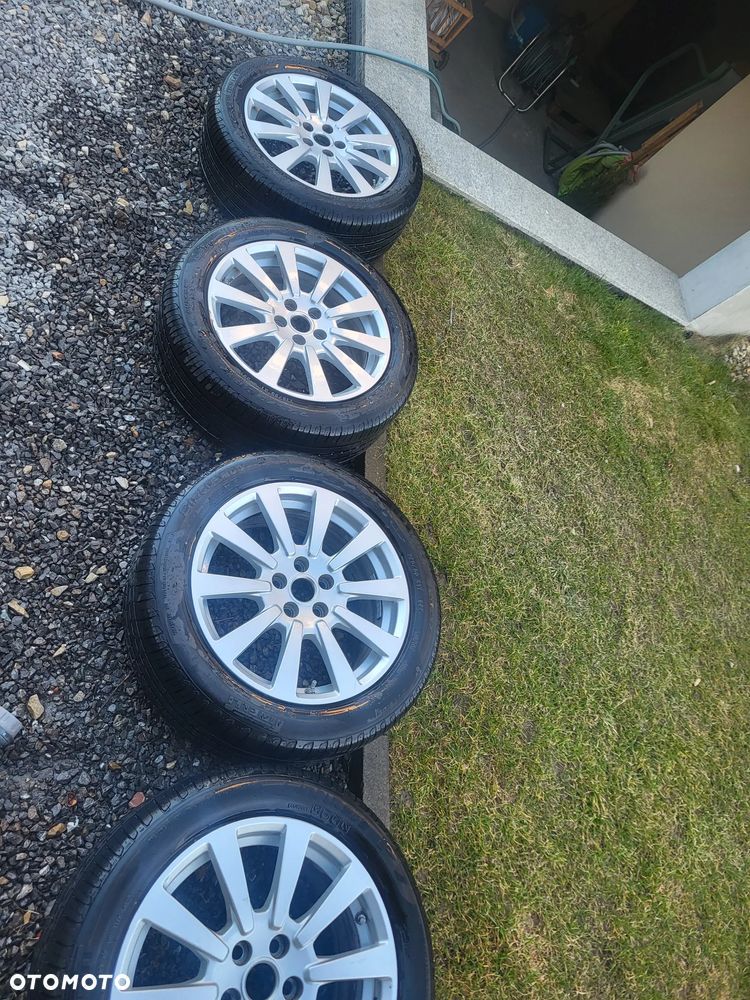 Jaguar XE 20t Portfolio - 11