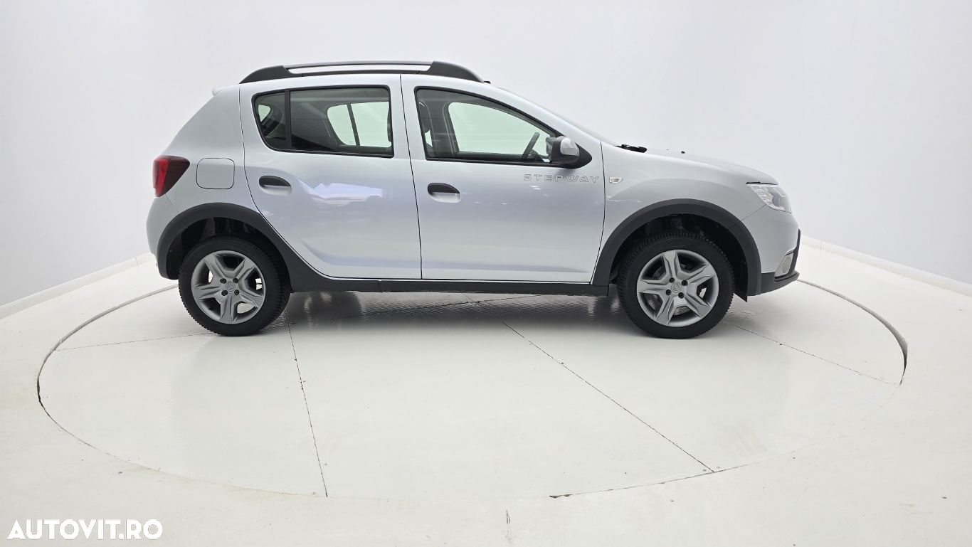 Dacia Sandero - 5