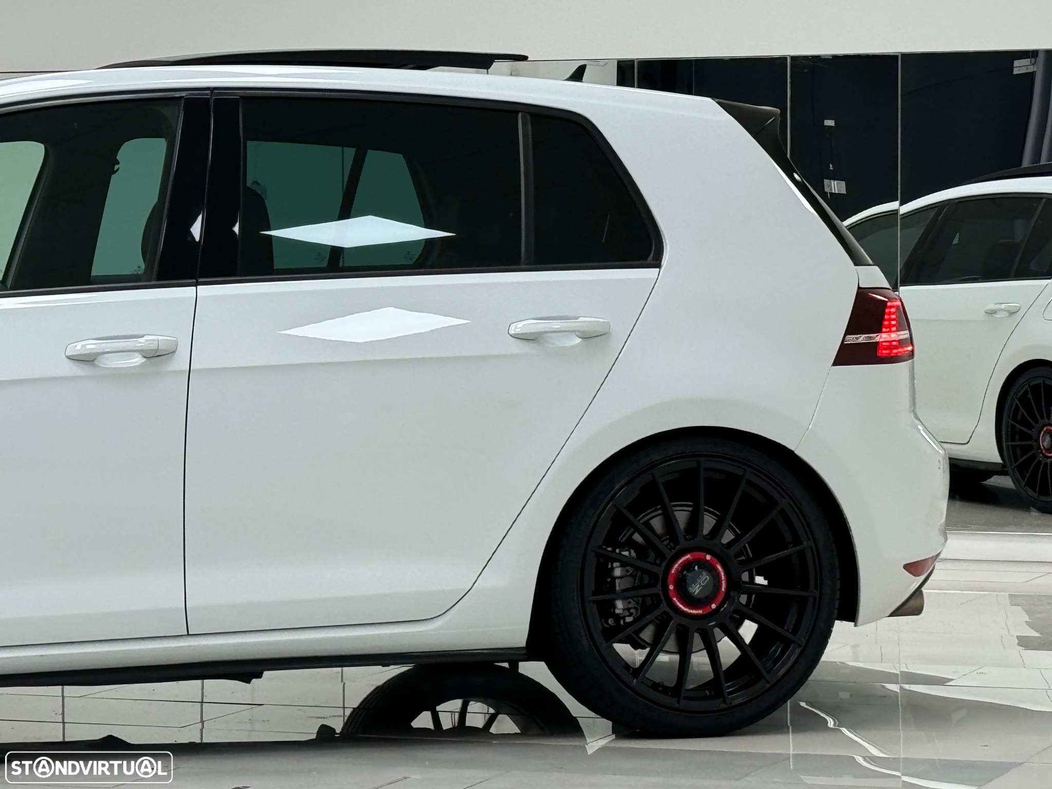 VW Golf 2.0 TDI GTD DSG - 22