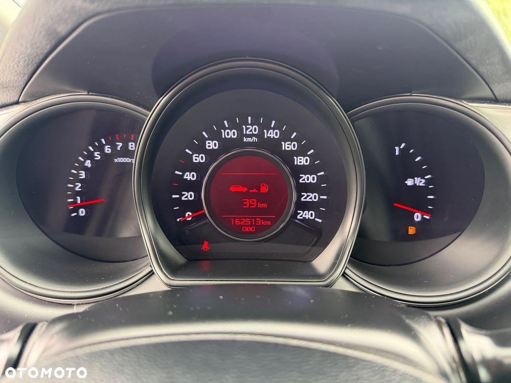 Kia Ceed 1.4 L - 8