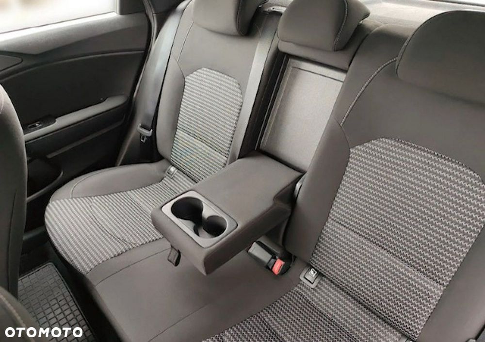 Kia Ceed - 5
