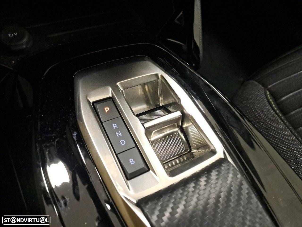 Peugeot e-2008 54 kWh Active - 21