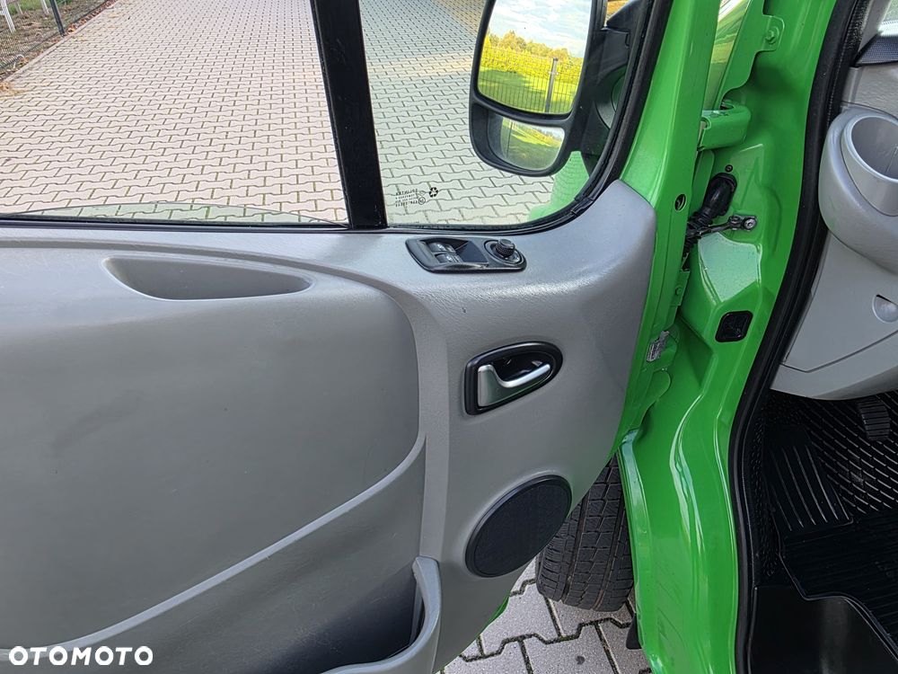 Renault Trafic - 21