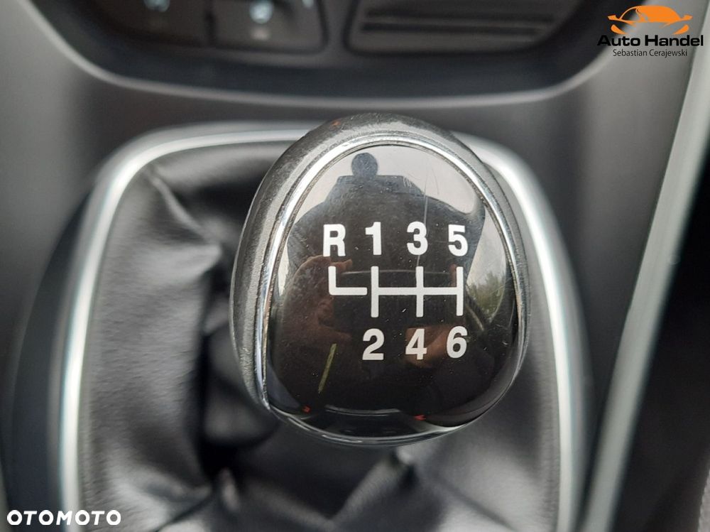 Ford Kuga 1.5 EcoBoost 2x4 Titanium - 39