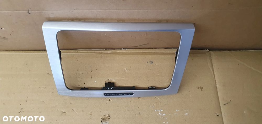 Ramka radia konsoli dekor VW Passat B6 3C0858069P - 2