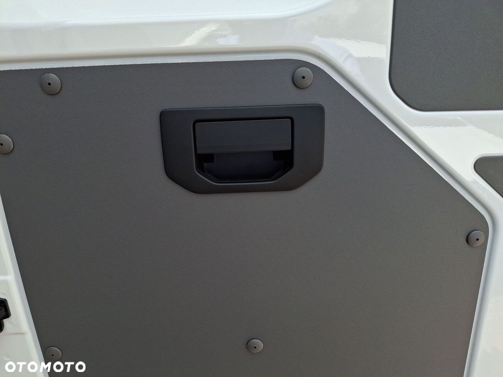 Volkswagen Crafter 35 furgon 140KM 3640 - 28