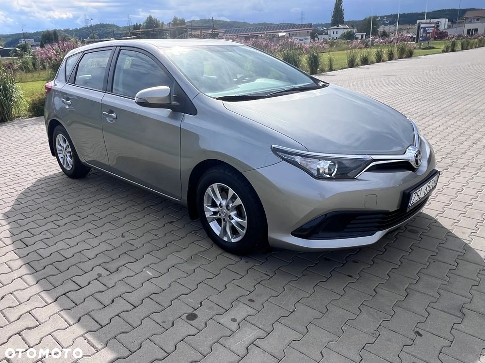 Toyota Auris 1.33 VVT-i Active - 4