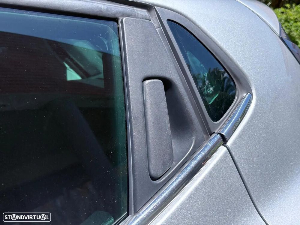 Renault Clio 0.9 TCe Limited - 17