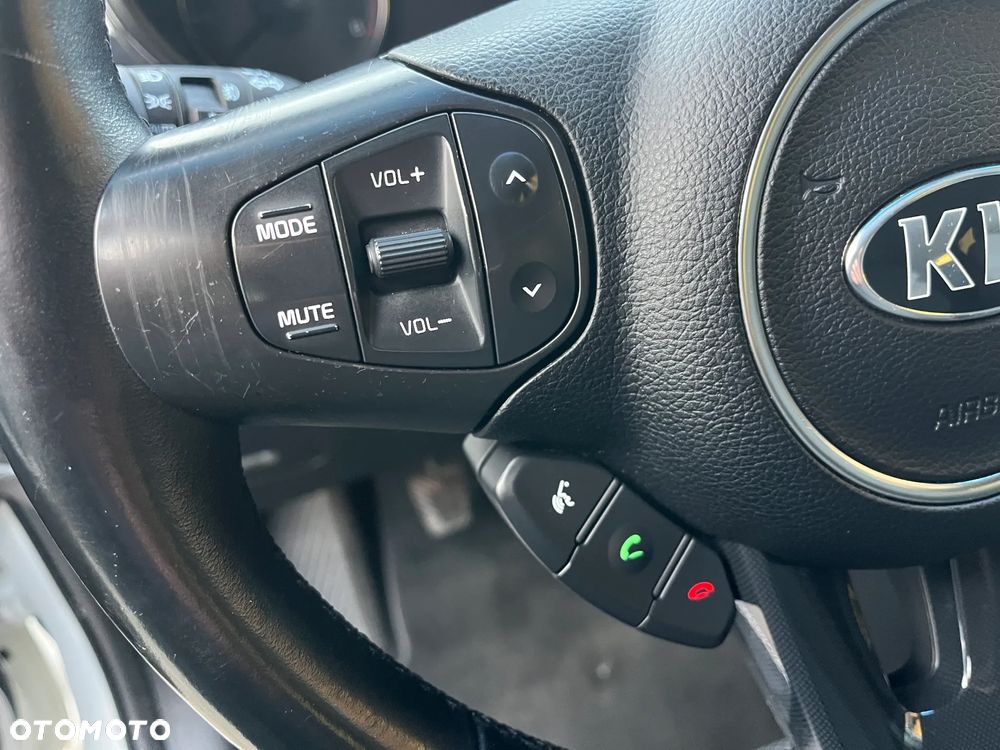 Kia Carens 2.0 GDI L 7os - 12
