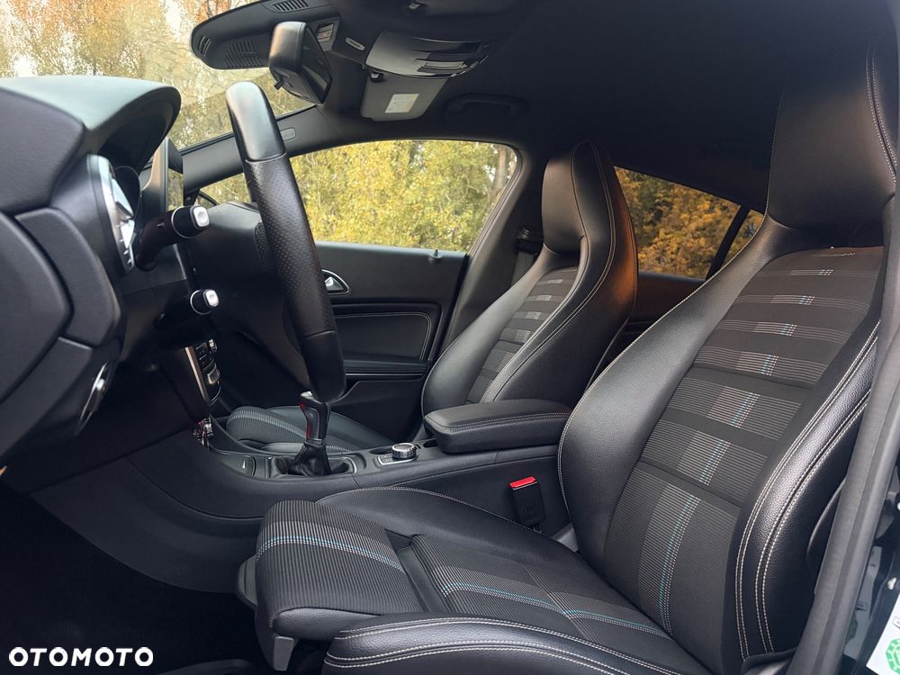 Mercedes-Benz CLA 200 d Urban - 10