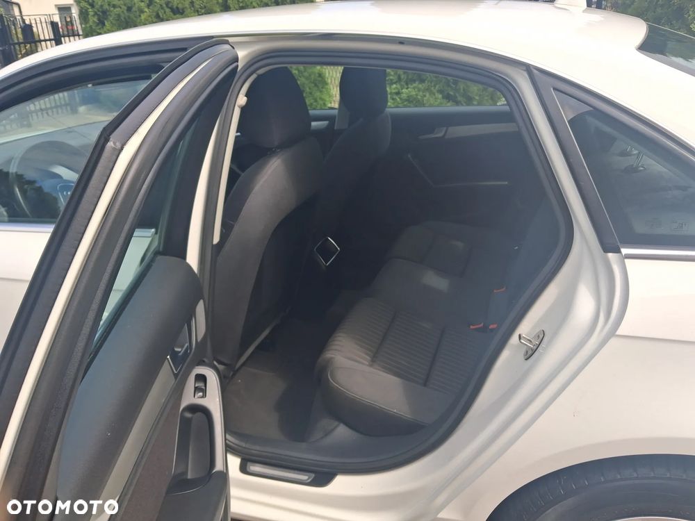 Audi A4 Limousine 2.0 TDI DPF - 9