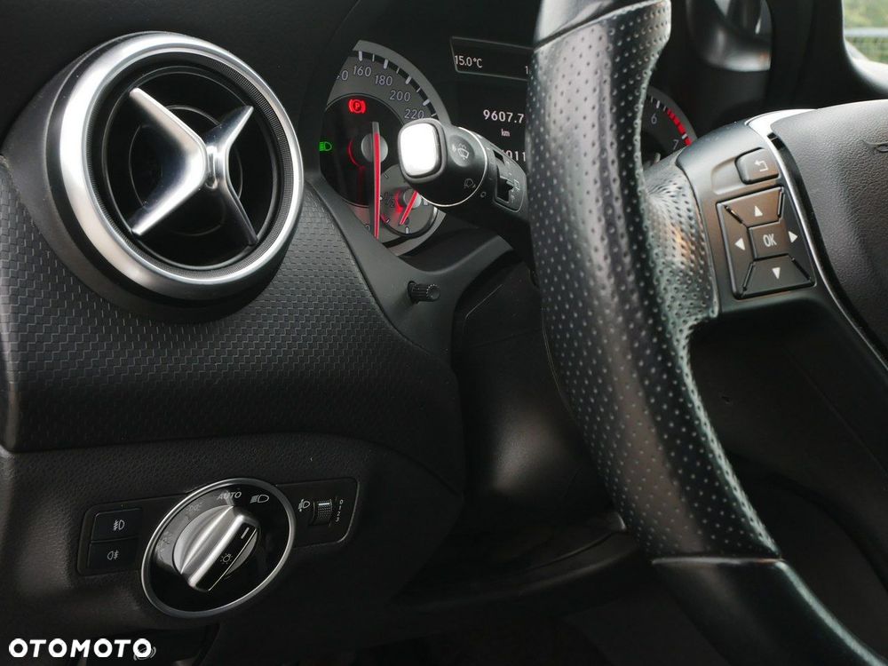 Mercedes-Benz Klasa A 180 (BlueEFFICIENCY) - 15