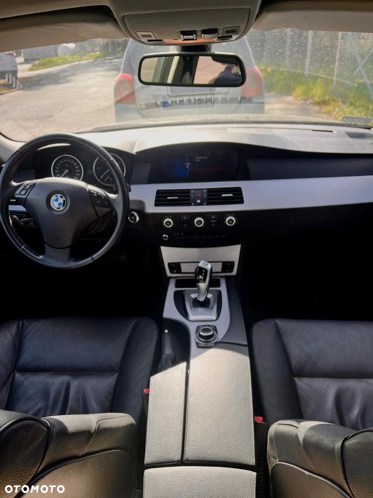 BMW Seria 5 525d - 10