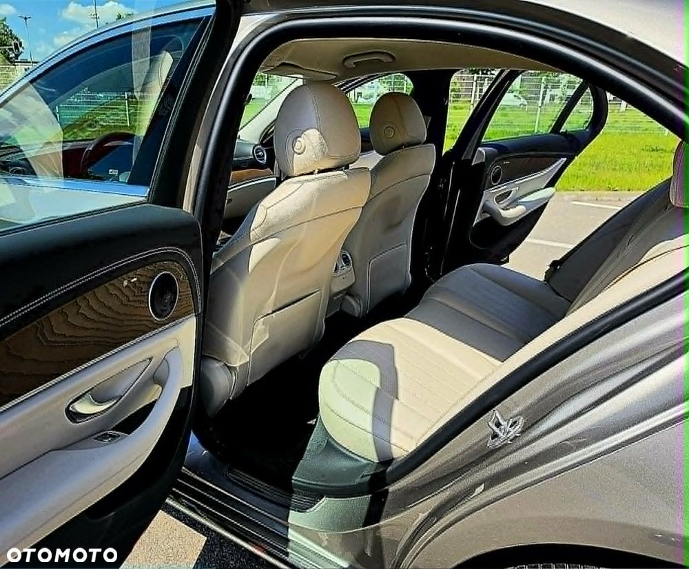 Mercedes-Benz Klasa E 220 d 4-Matic Exclusive - 14