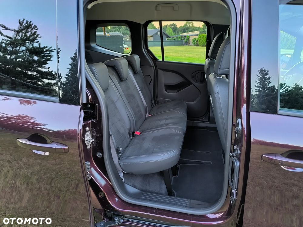 Mercedes-Benz Klasa T 180 Automatik Progressive - 25