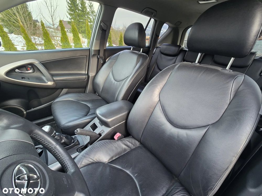 Toyota RAV4 2.2 D-4D Sol 180 - 12