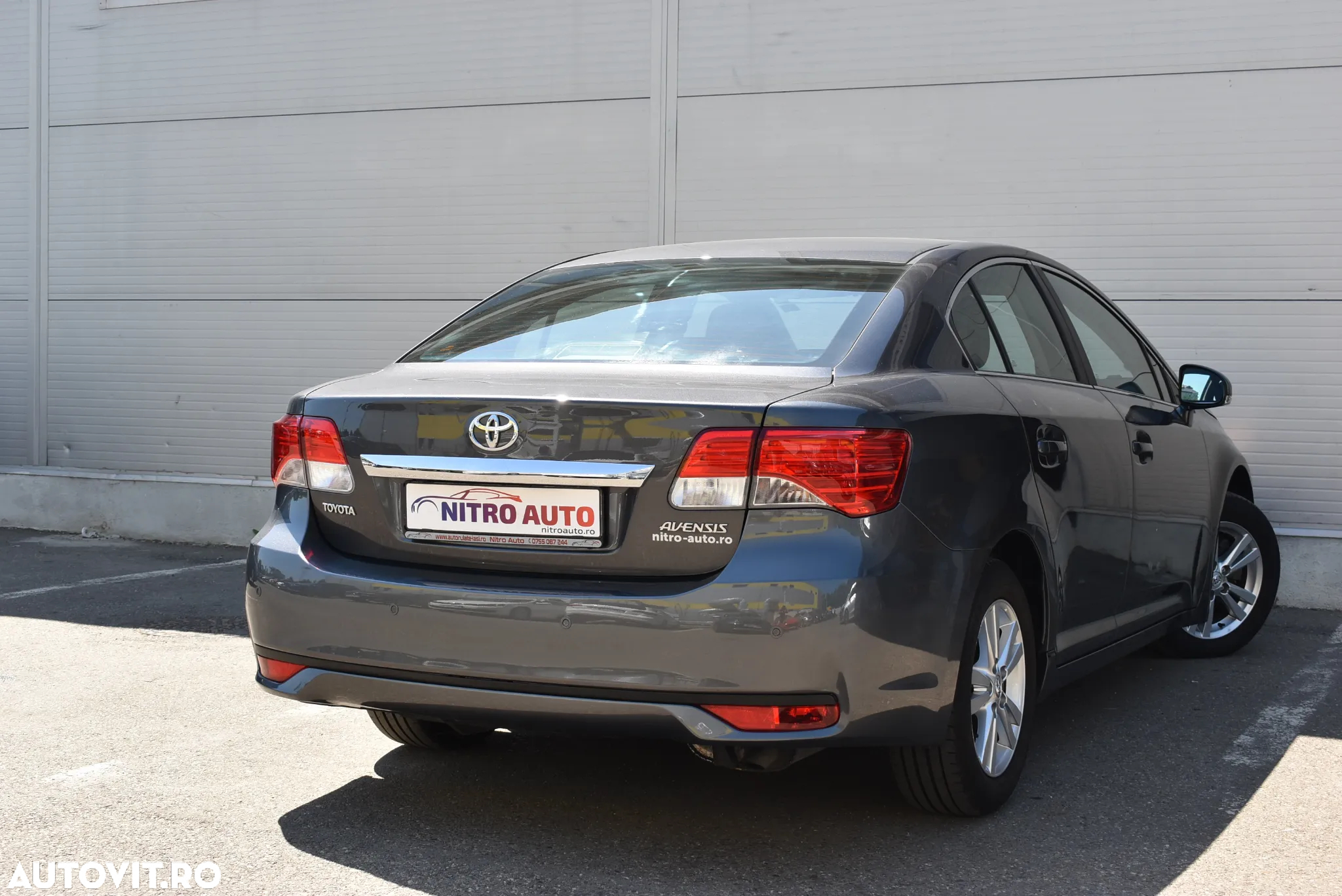 Toyota Avensis - 8