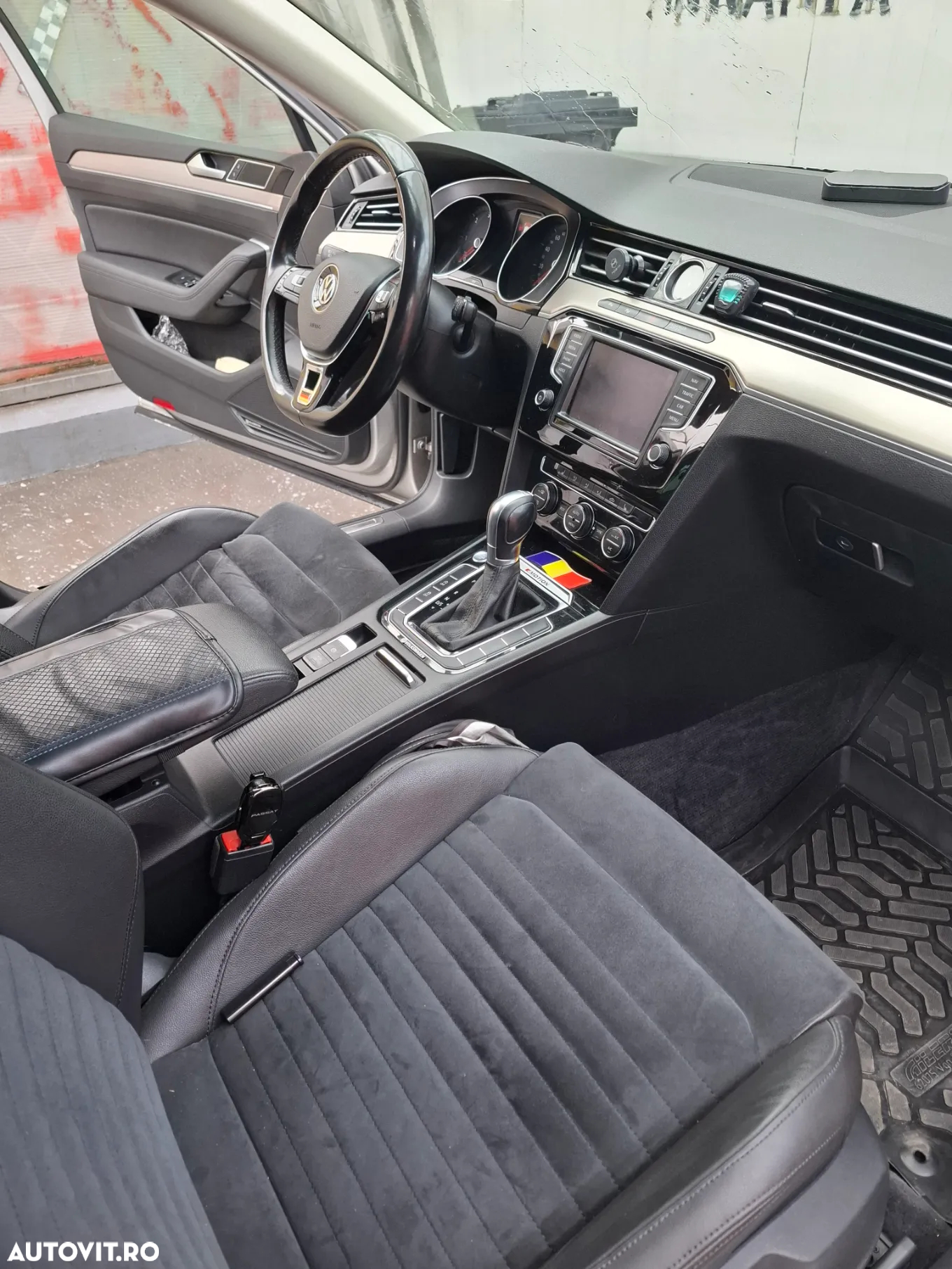 Volkswagen Passat Variant 2.0 TDI DSG 4Motion Comfortline - 9
