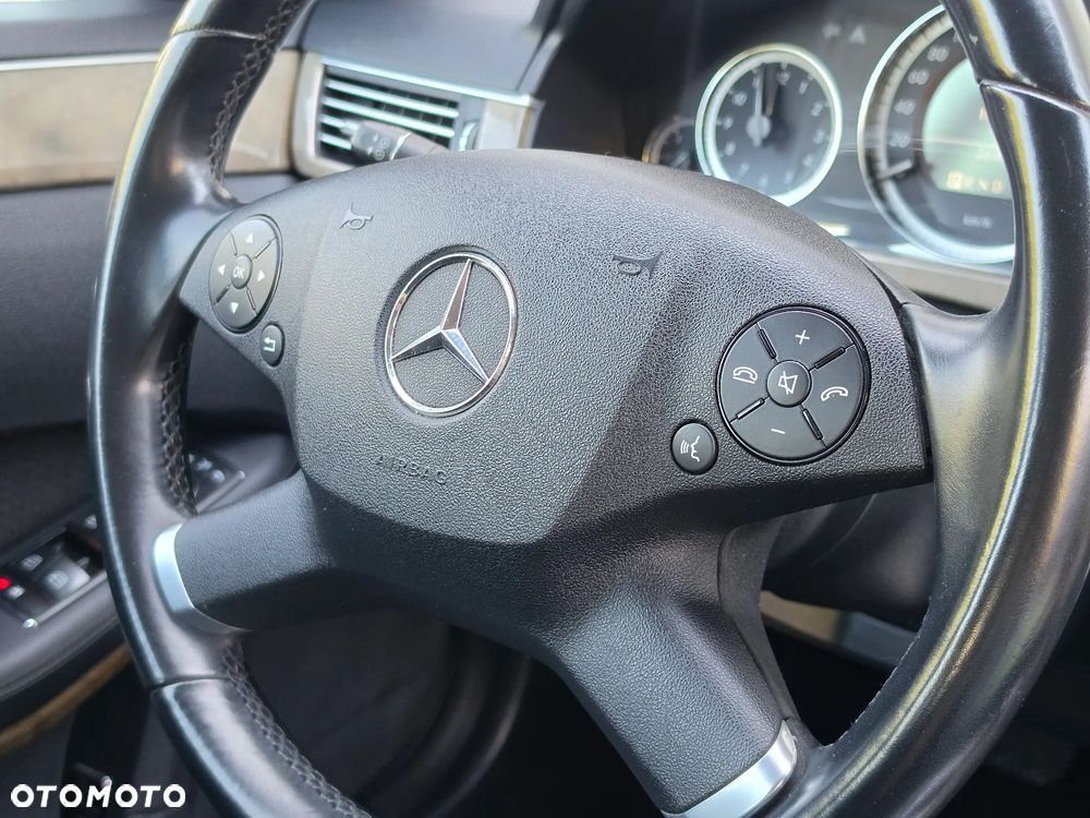 Mercedes-Benz Klasa E 200 CGI BlueEFFICIENCY Automatik Elegance - 30