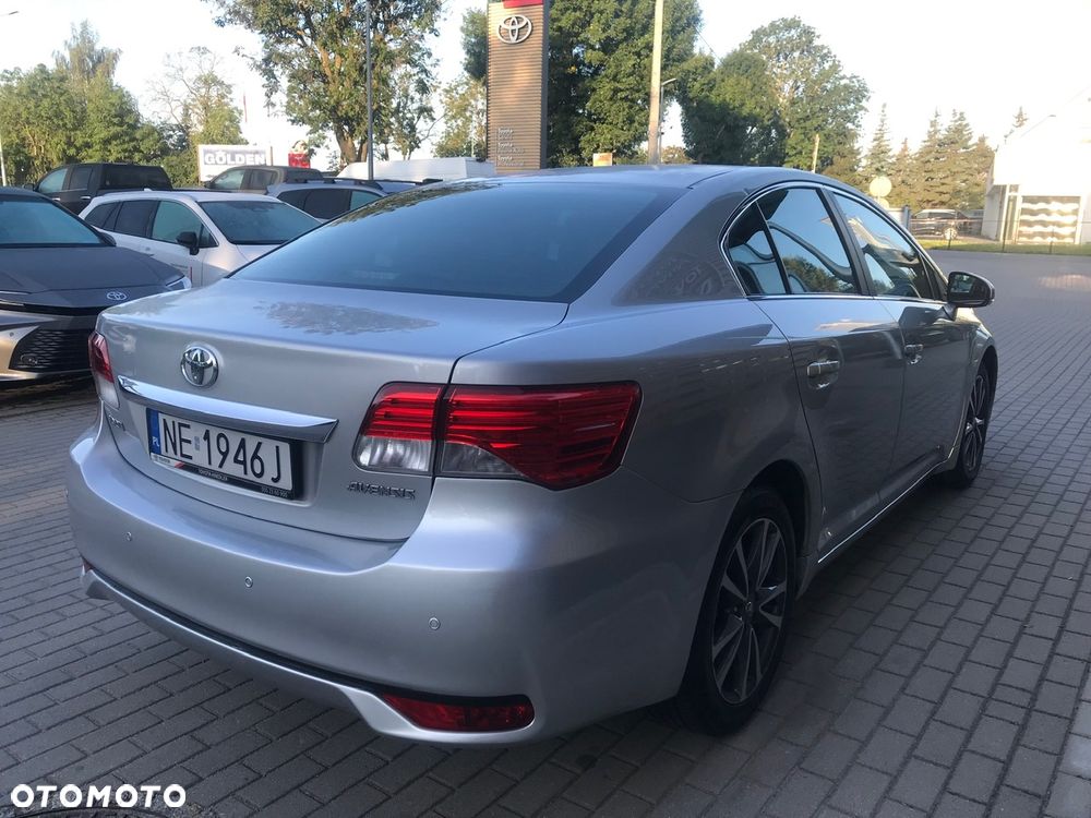 Toyota Avensis 1.8 Premium - 10