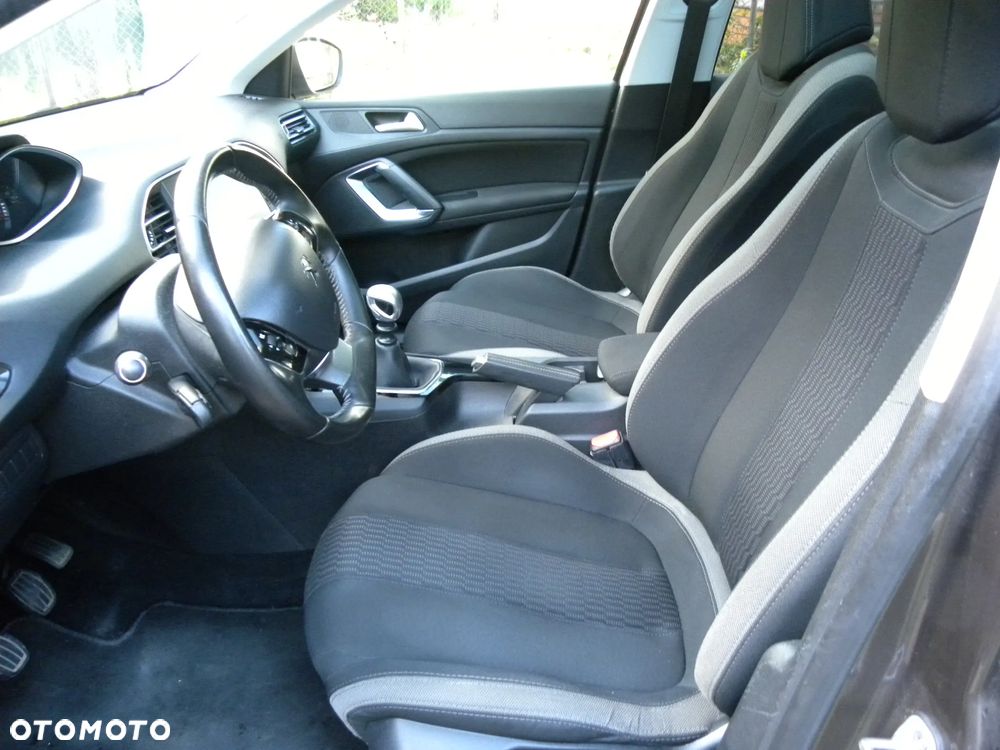 Peugeot 308 PureTech 130 Stop & Start Style - 17