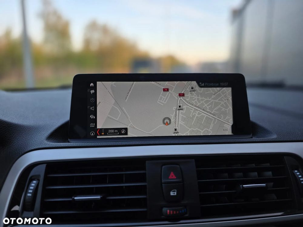 BMW Seria 1 120d xDrive Sport-Aut - 18