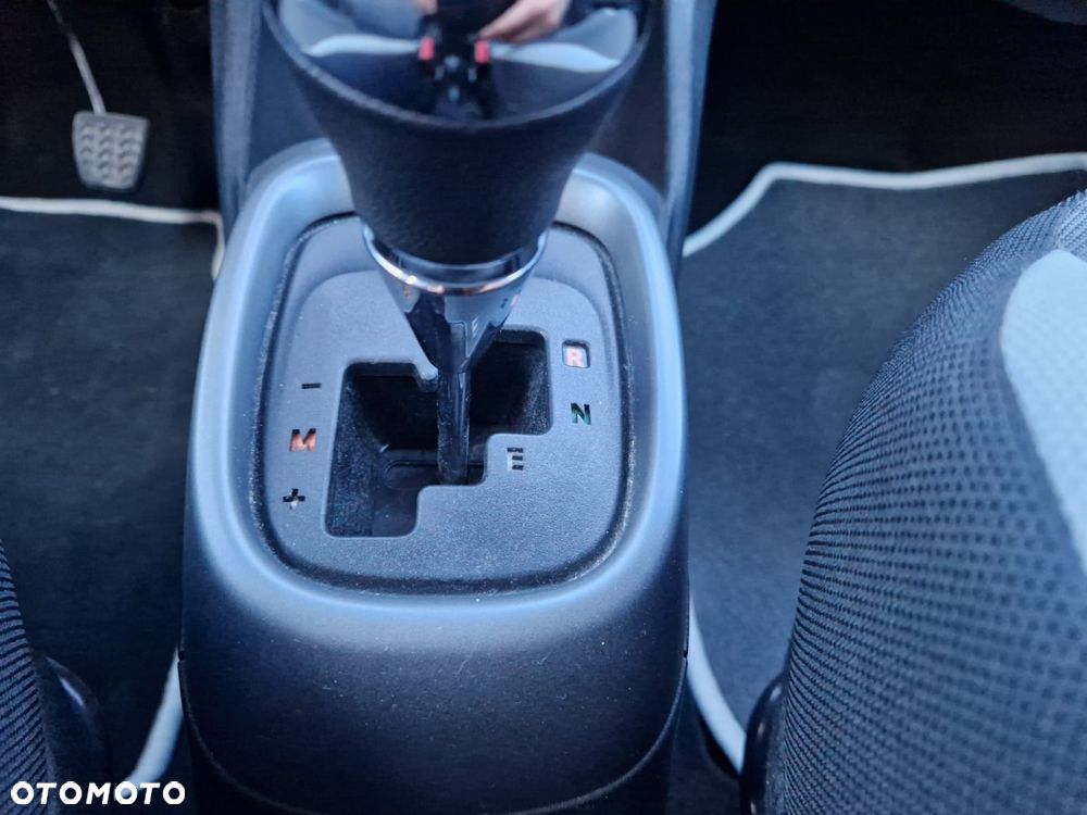 Toyota Aygo x.shift x-play connect - 21