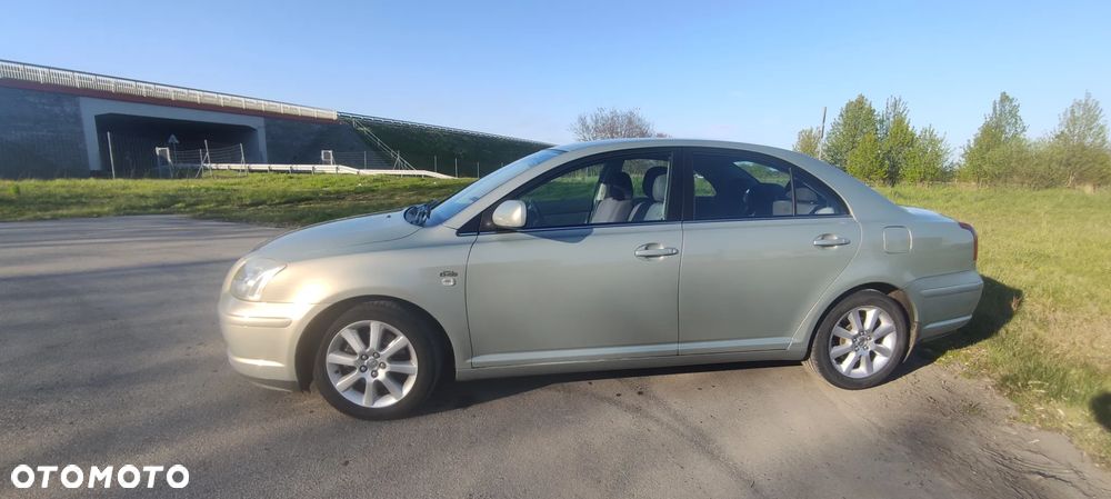 Toyota Avensis 2.0 D-4D High - 7