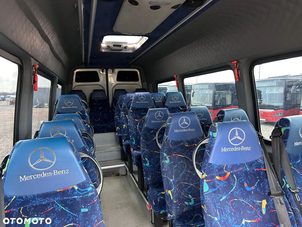 Mercedes-Benz Sprinter 519 - 21