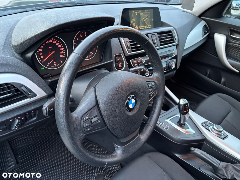 BMW Seria 1 120i - 11