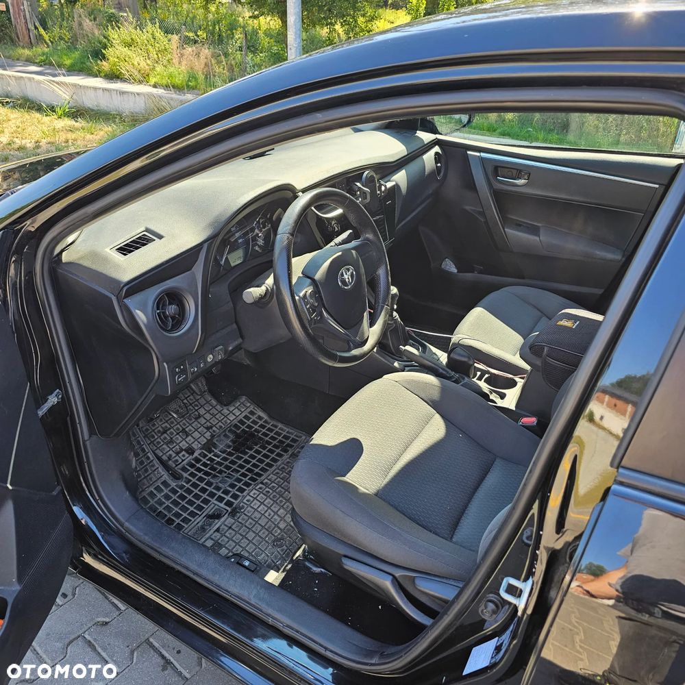 Toyota Corolla - 13