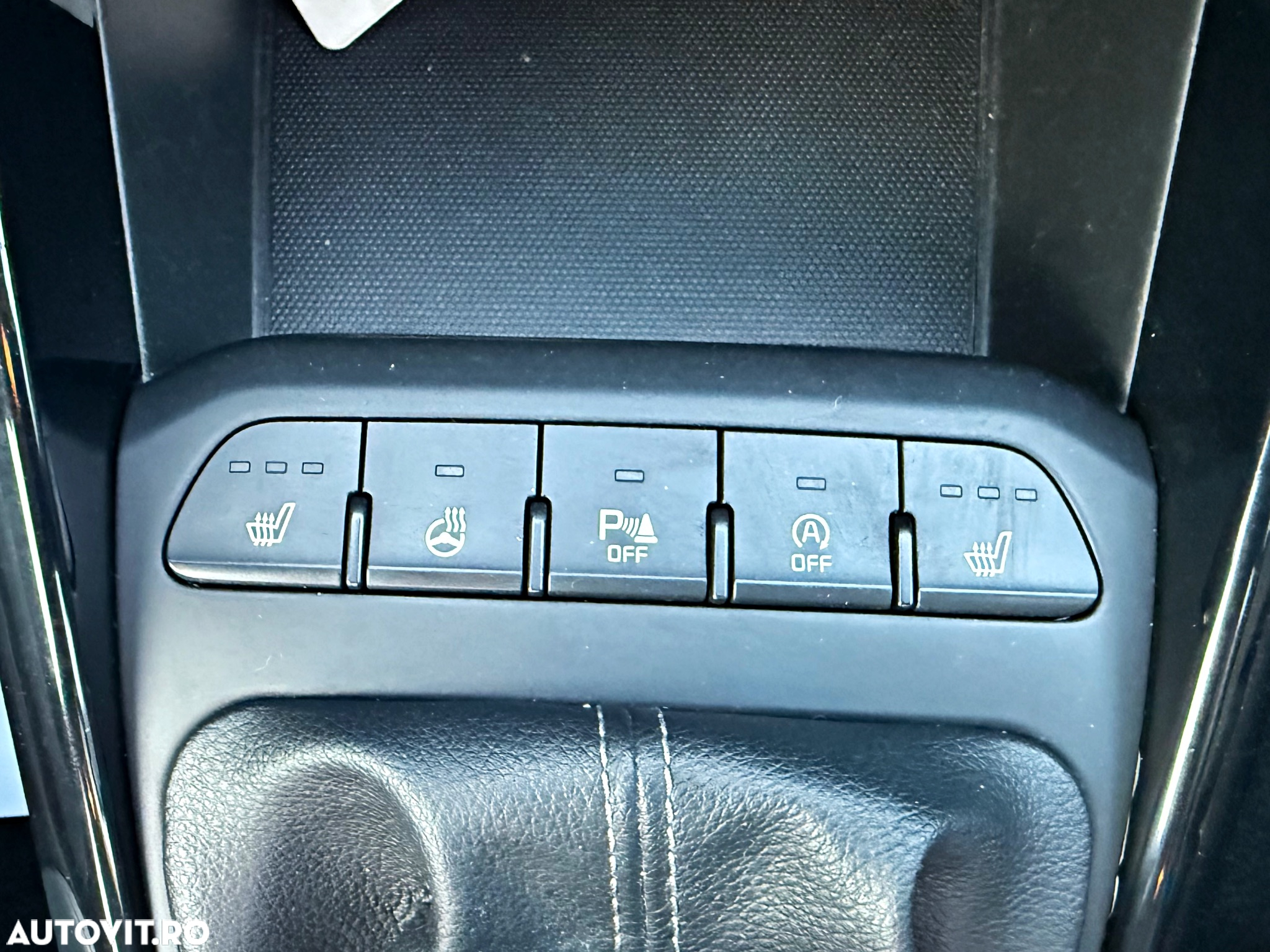 Kia Stonic 1.0 T-GDI 120 Platinum Edition - 8