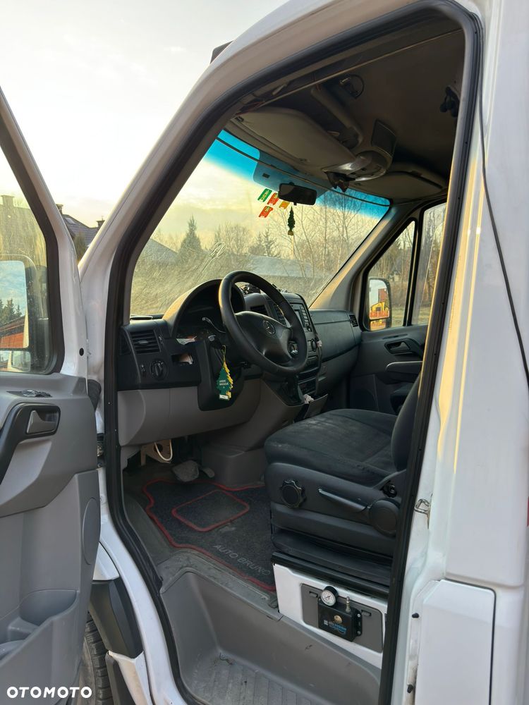 Mercedes-Benz Sprinter 319 - 9