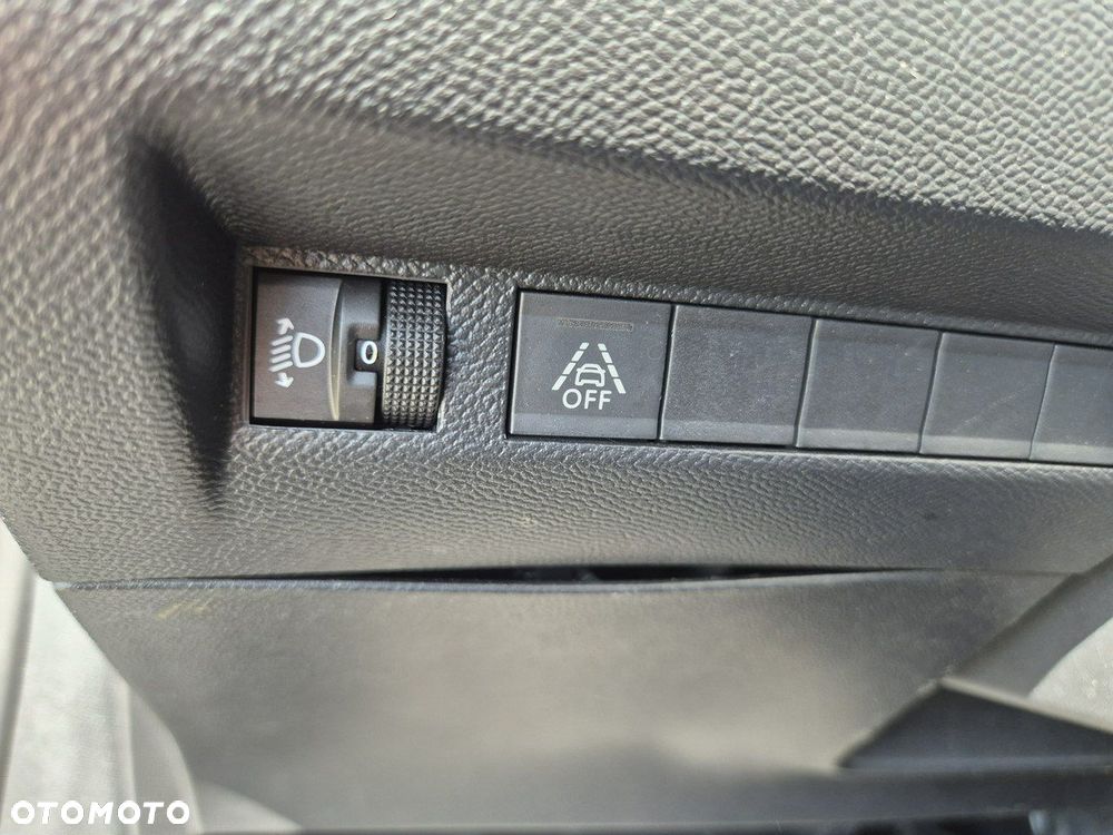 Peugeot 208 Elektromotor 156 Active - 14