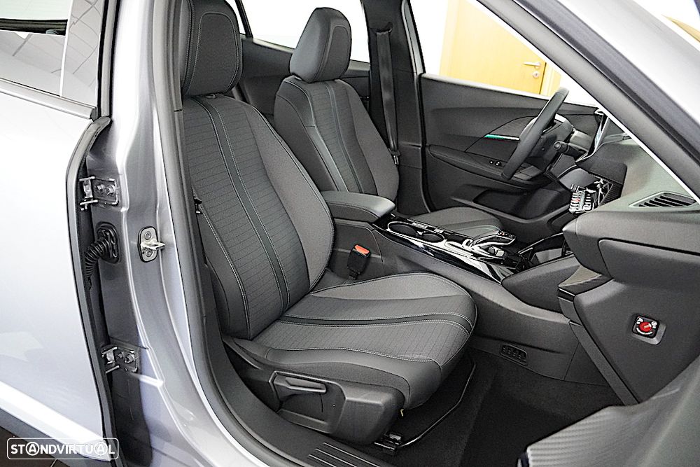 Peugeot e-2008 50 kWh Allure Pack - 23