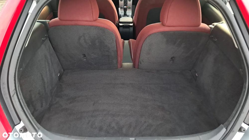 Volvo C30 1.6 R-Design - 16