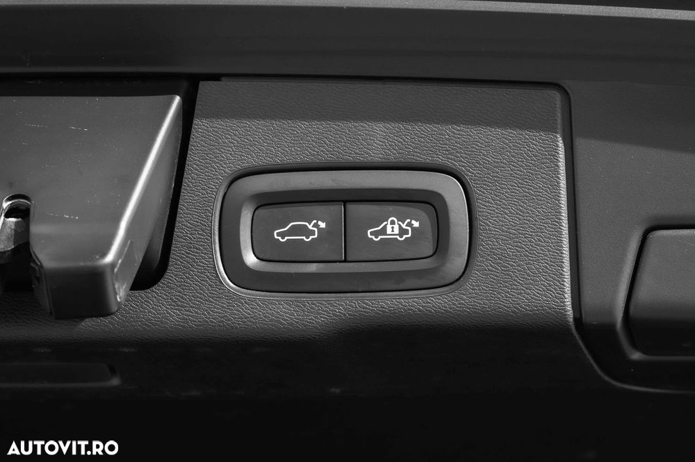 Volvo XC 60 T6 AWD Recharge Geartronic Inscription - 26