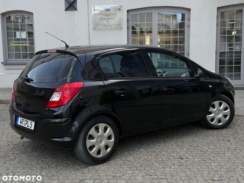 Opel Corsa 1.2 16V Cosmo - 4