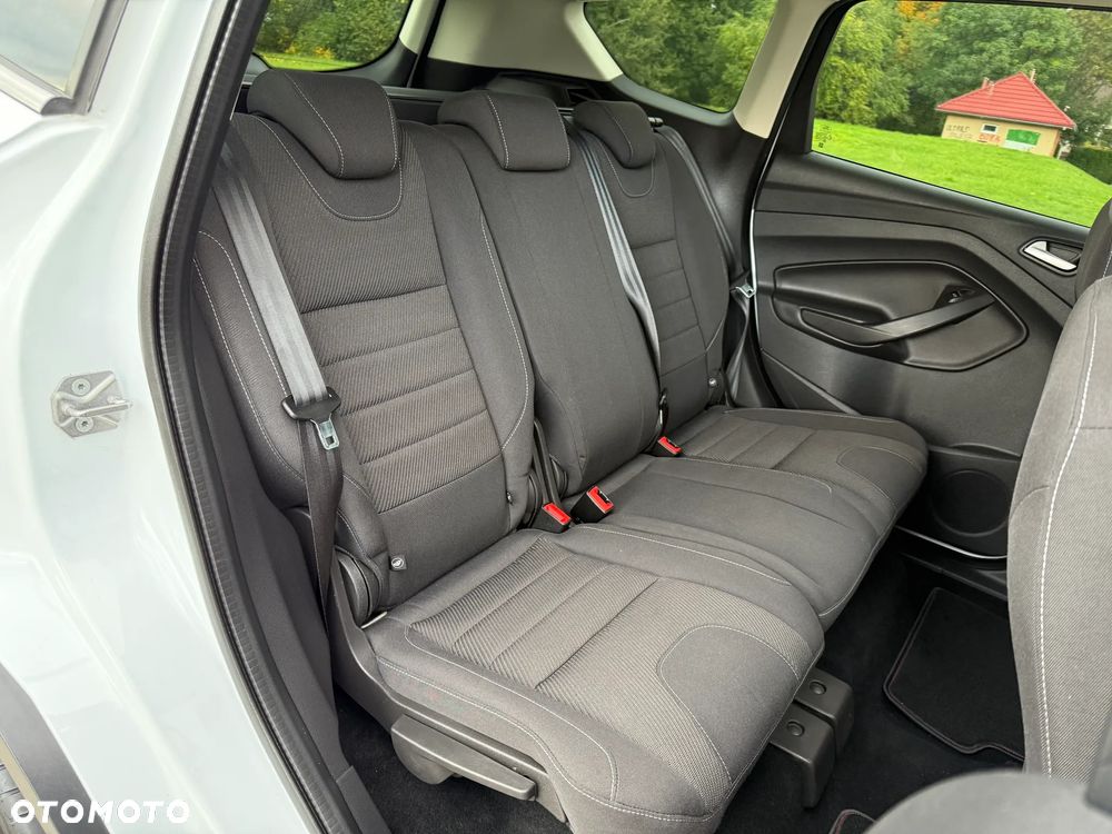 Ford Kuga 1.6 EcoBoost 2x4 Titanium - 17