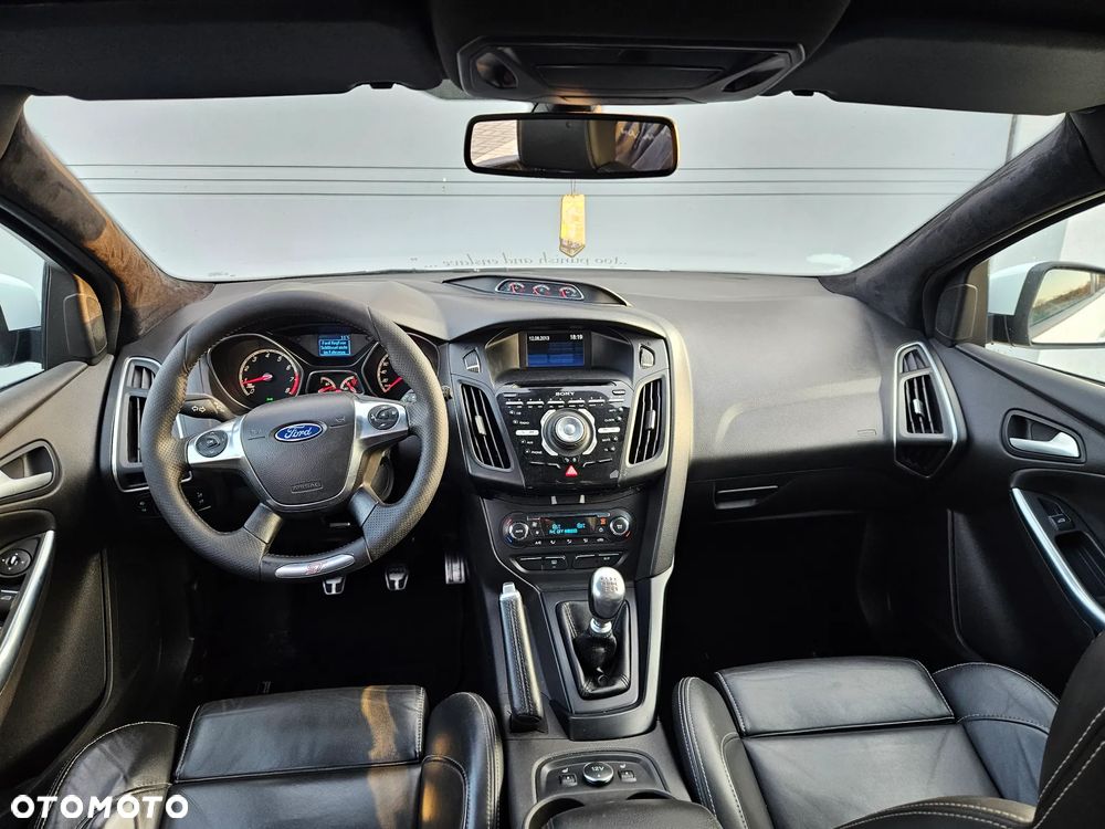 Ford Focus 2.0 EcoBoost ST mit Leder-Sport-Paket - 15