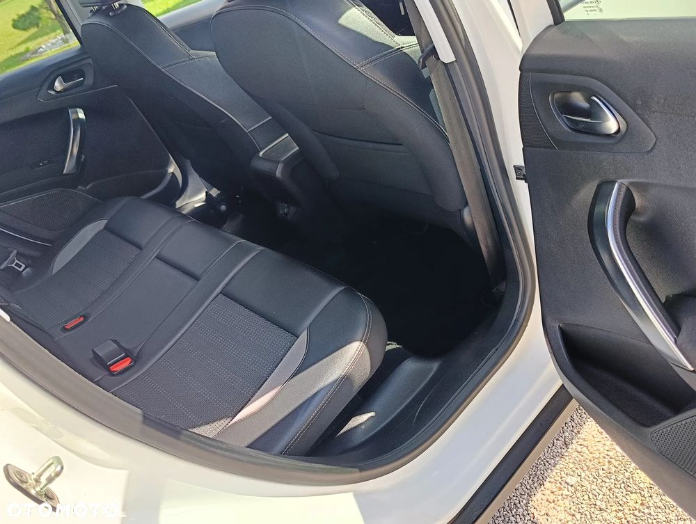 Peugeot 2008 1.6 BlueHDi Allure - 13