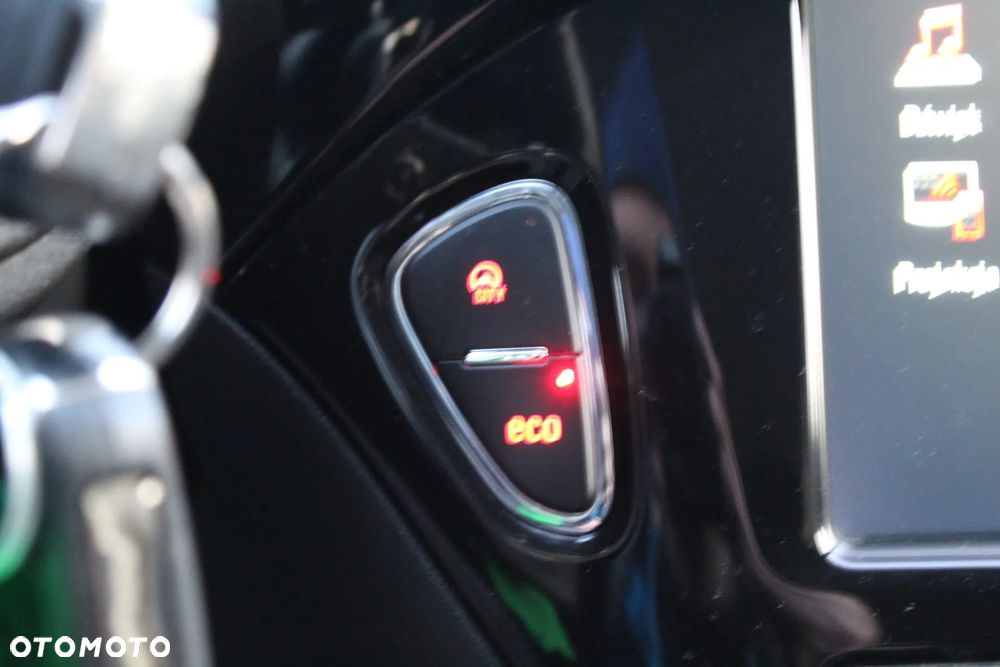 Opel Corsa 1.4 16V Active - 27