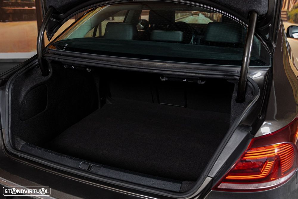 VW Passat CC - 7