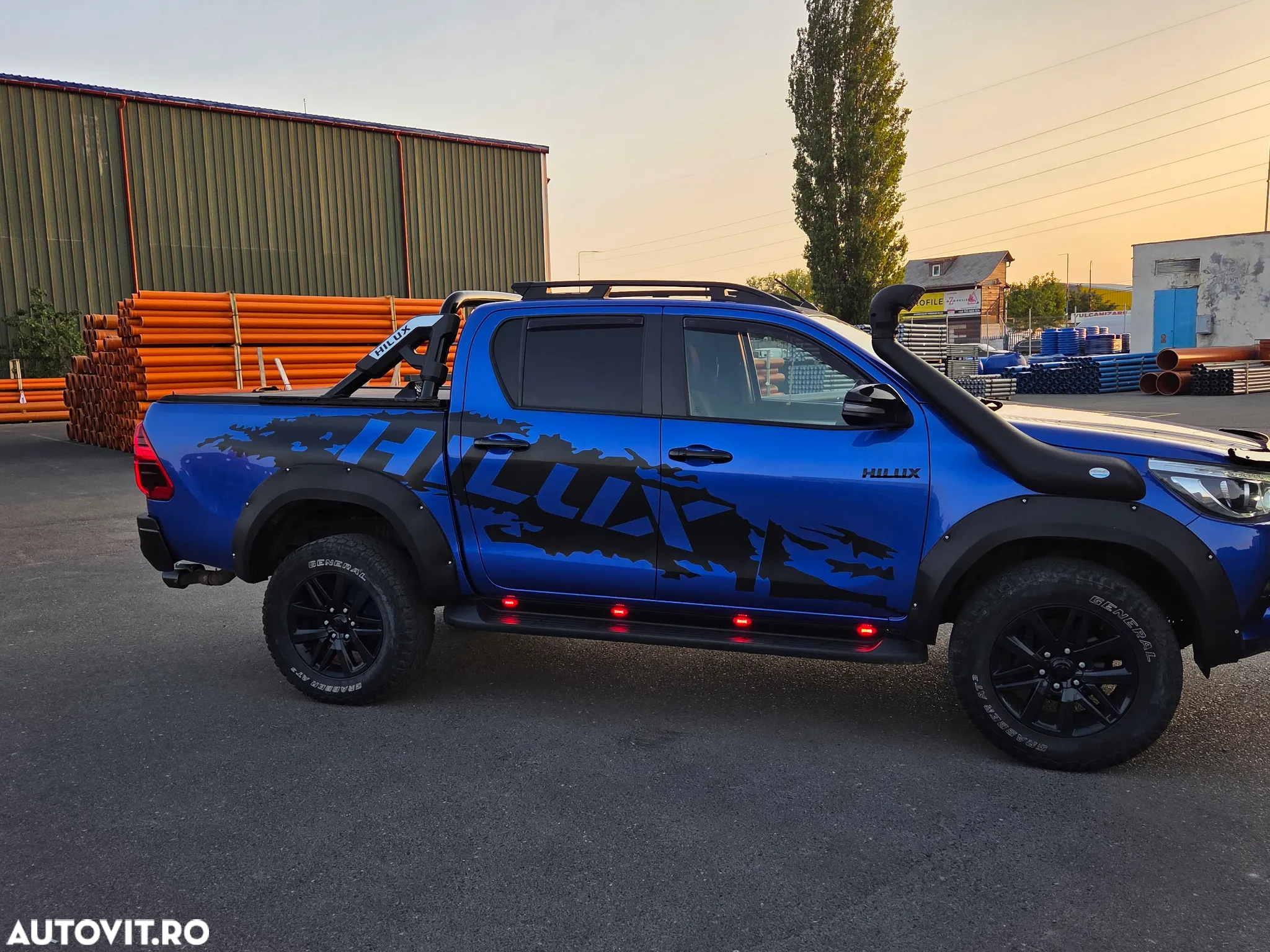 Toyota Hilux 4x4 Double Cab A/T Invincible - 22
