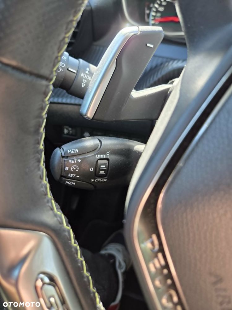 Peugeot 2008 PureTech 130 Stop&Start EAT6 Signature - 20