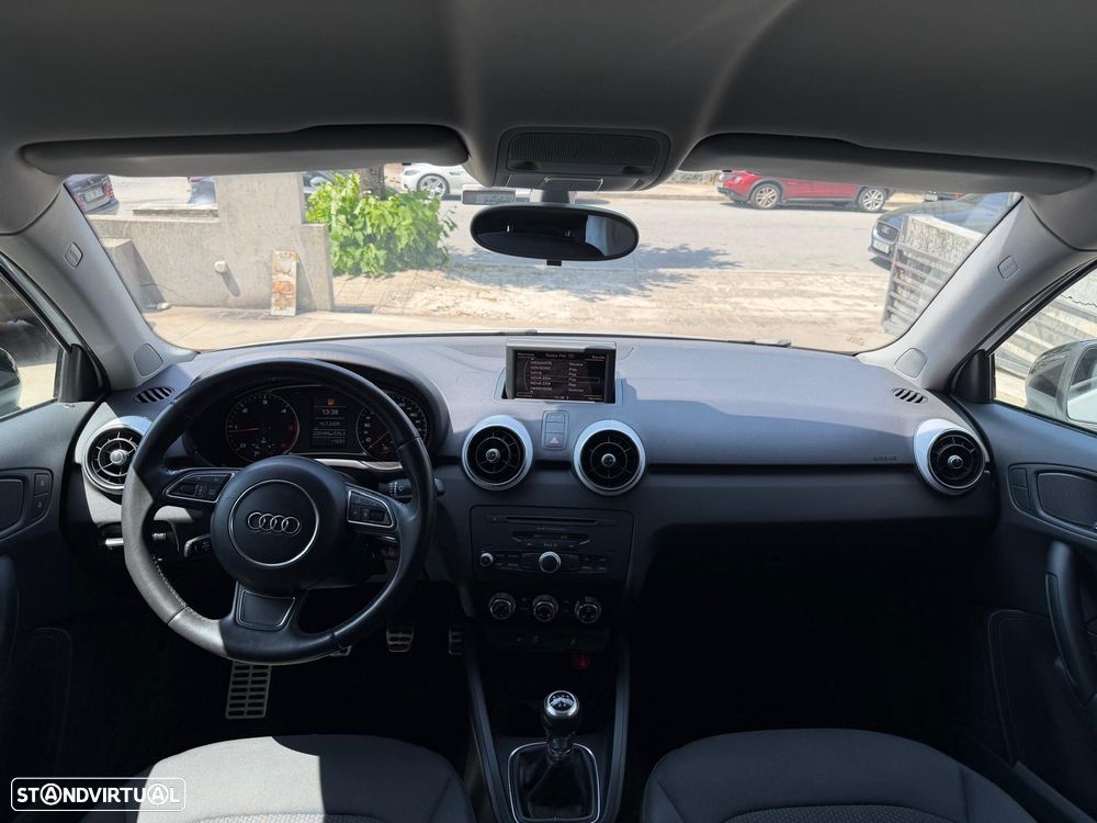Audi A1 1.6 TDI Sport Edition S-line - 11