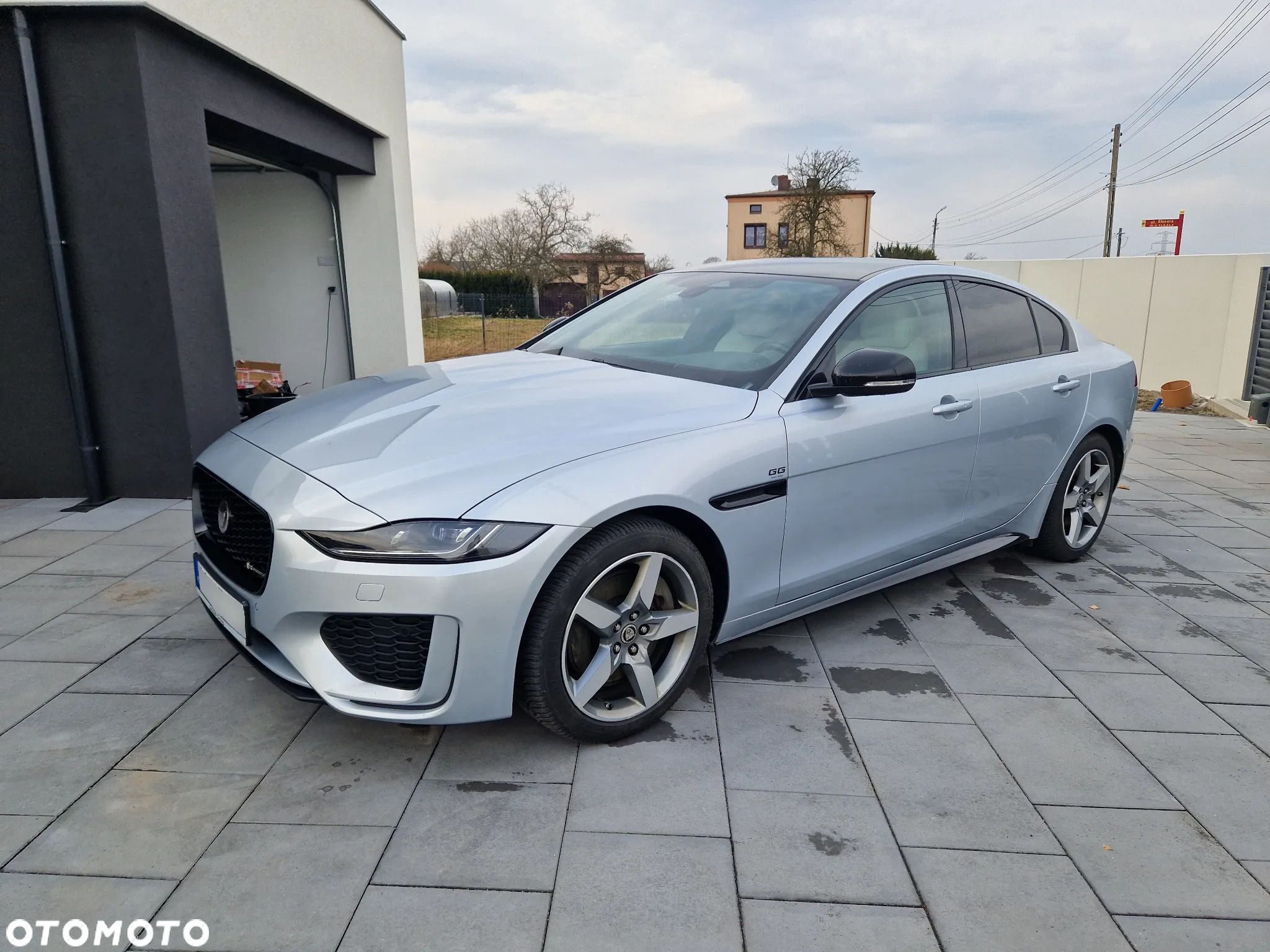 Jaguar XE 2.0 P300 AWD R-Dynamic Black - 1