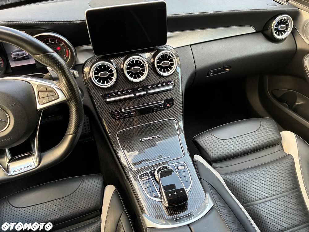 Mercedes-Benz Klasa C AMG 63 S AMG Speedshift 7G-MCT - 23